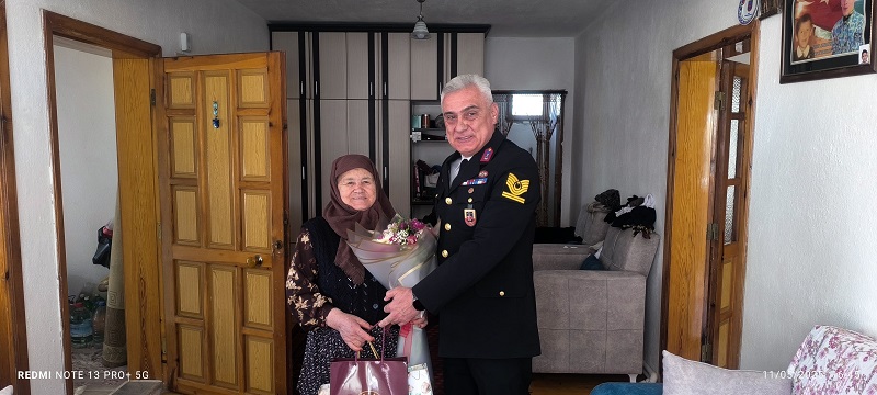 Anneler Günü Münasebeti ile Şehit Aileleri Ziyaret Edildi.